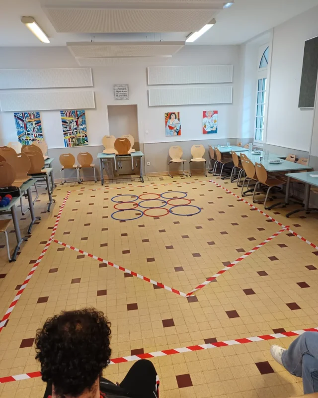 🚨CP JEPS AAVQ🚨
📍ALENCON
@mfr_alencon 

💡Initiation à la Boccia avec Trajan et @felix_boitard_ 

Toujours avec le smile 😊 #goodmood #goodenergy 

#cpjepsaavq #animateur #mjc #centresocial #centresocioculturel #apprentissage